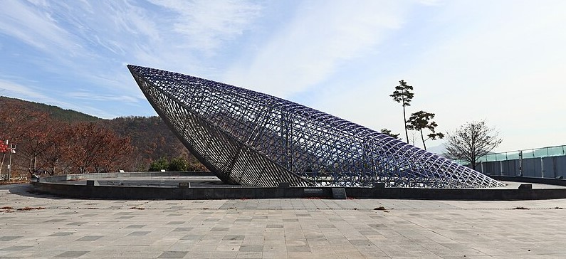 Ulsan-Coree-du-Sud-baleine-esplanade-gare