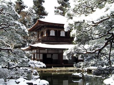Ginkaku-ji_temple_sous_la_neige_Kyoto_Japon_by_Moj