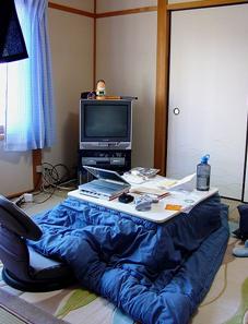 By Notari Kotatsu_in_Japan_by_Notari