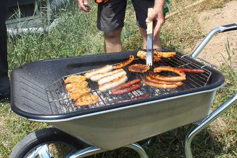 Gros_plan_grille_brouette_barbecue_H-Grill
