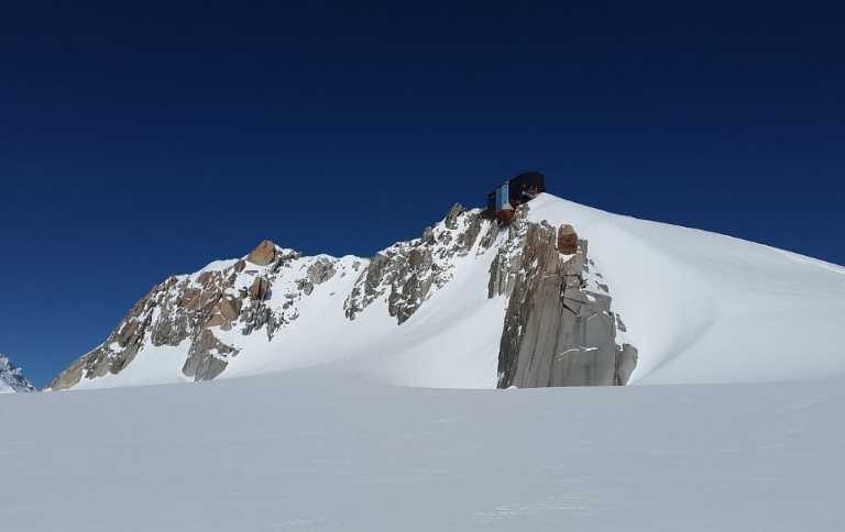 refuge-des-cosmiques-chamonix