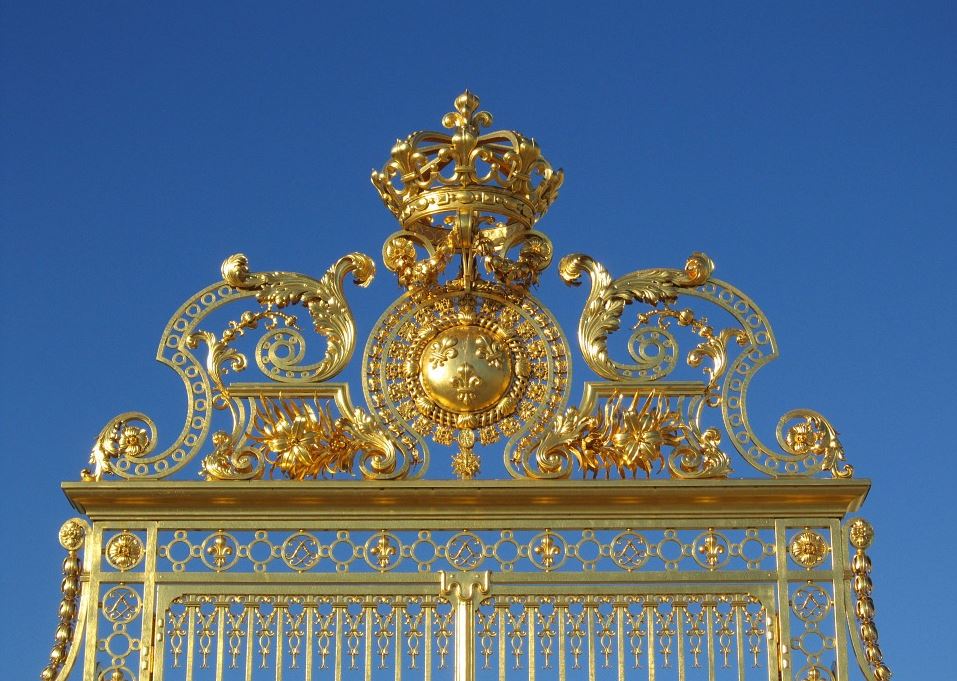 Versailles-porte-or-illustration-pretexte