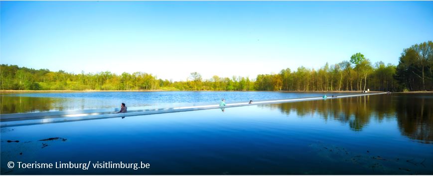 Toerisme-Limburg-traverser-l-eau-a-bokrijk-vue-ensemble