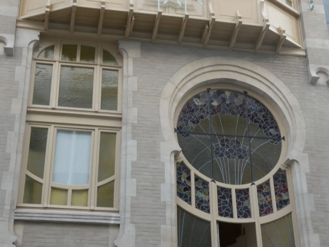 Gilles-Carnoy-photo-detail-facade-rue-du-lac-ixelles