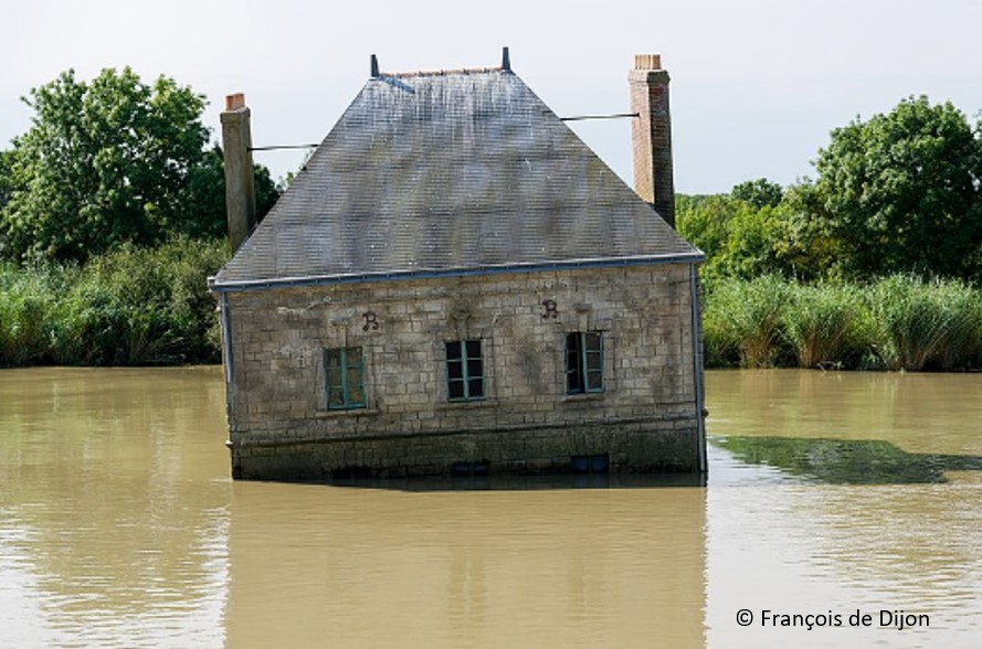 Courcoult-maison-dans-la-Loire-photo-_François-de-Dijon