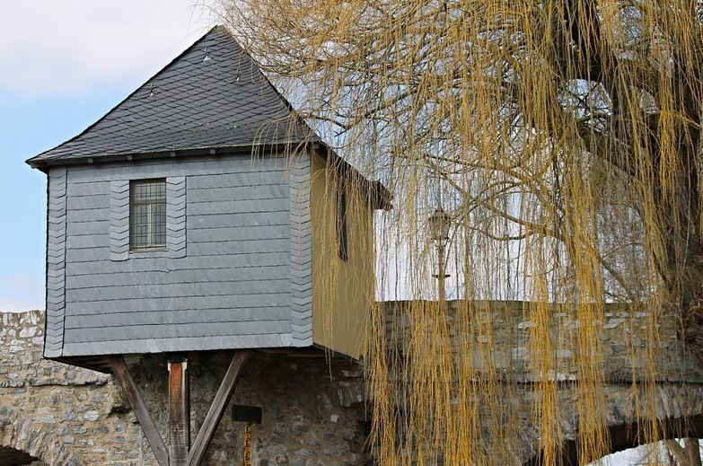 pont-avec-maisonnette-douane-brückenhauschen
