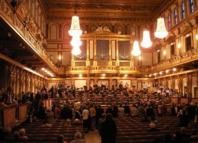 Grande_salle_de_musique_Vienne_by_Welleschik